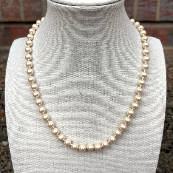 Vintage Monet Knotted Cream Faux Pearl Necklace Choker Gold Tone 16" - Picture 1 of 5